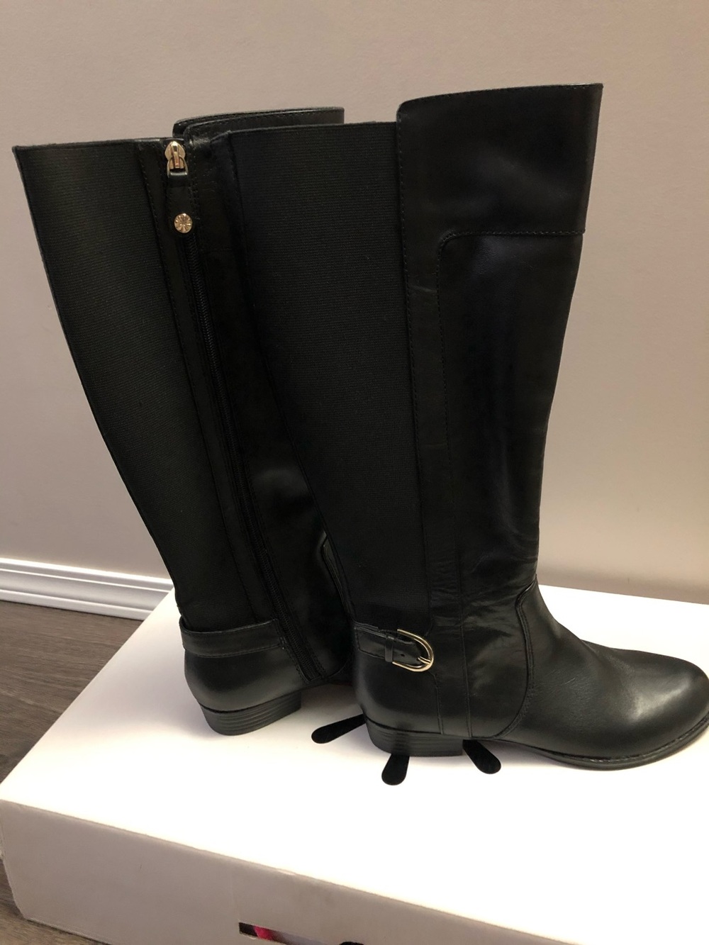 Women’s Isaac Mizrahi Leather Black Knee-High Riding Boots Size 5